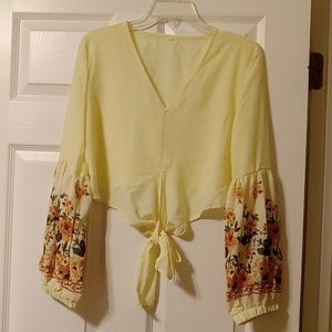 Not sure of brand size large crop top #341